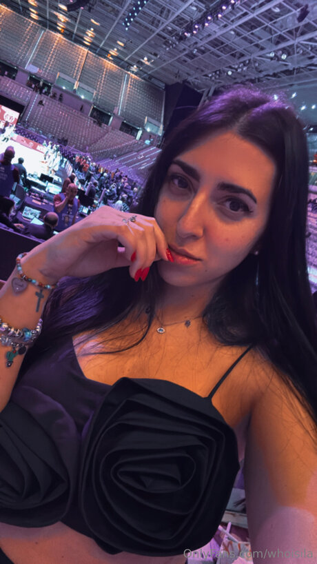 Whoisila perfect pornstar pics