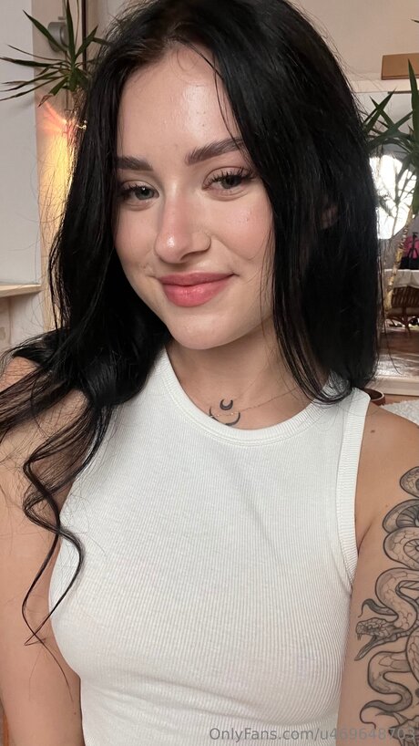 Spicy Sophee free model photos