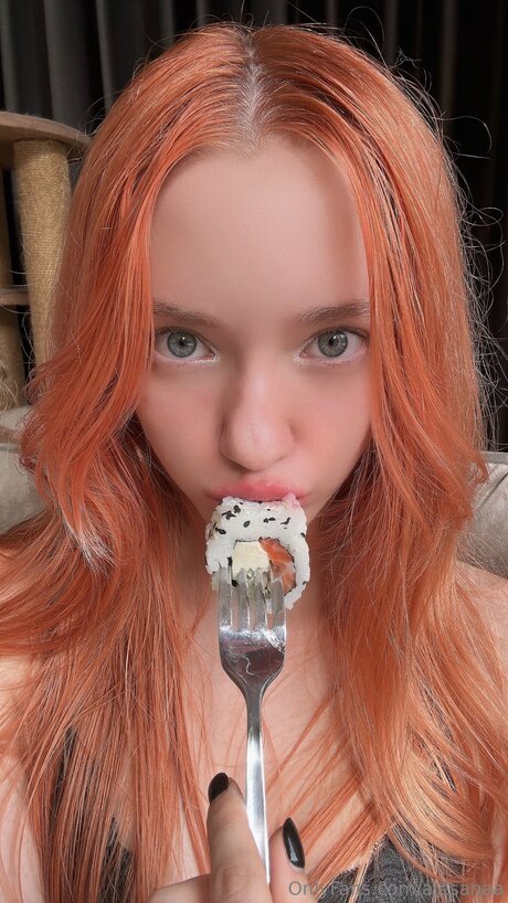 Alesanaa erotic star photo