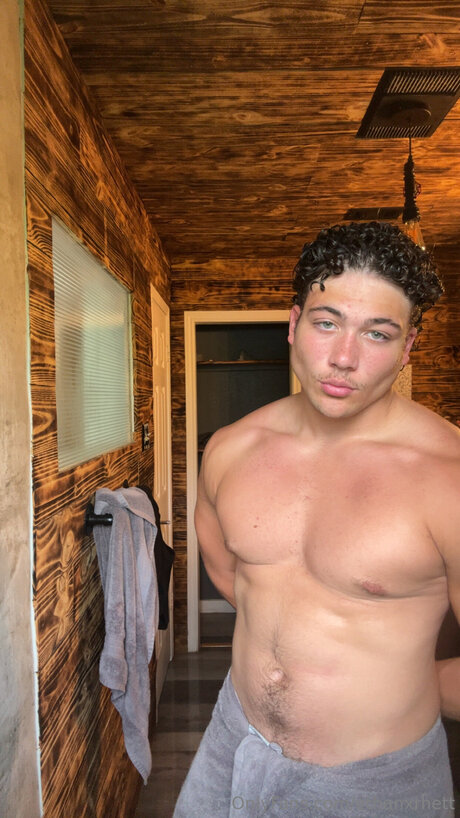 Ethanxrhett art model pic