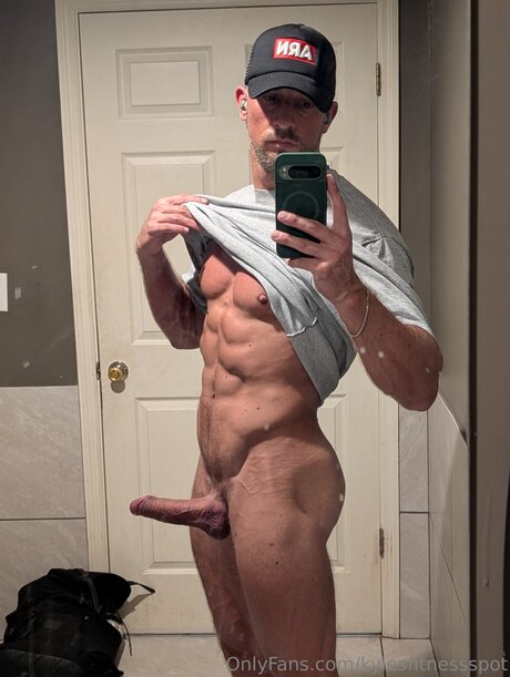 Kylesfitnessspot hot star photos