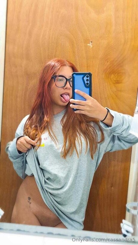 Cassandra5 model sexy picture