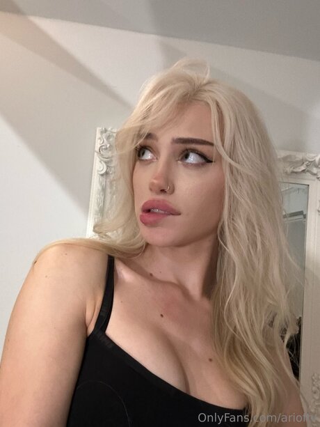 Arioftv sexy pornstar pics