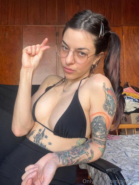 Gindust model sex photo