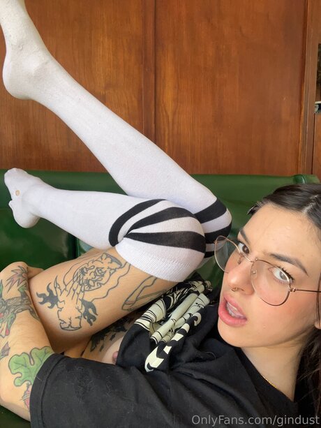 Gindust naked actress gallery