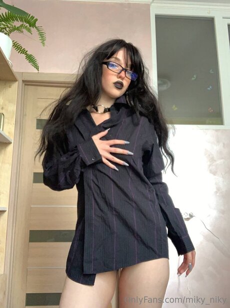 Miky Niky star erotic picture