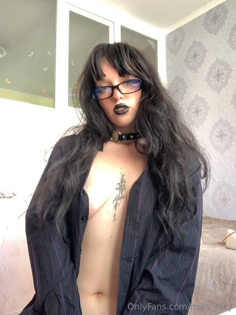 Miky Niky xxx pornstar photo