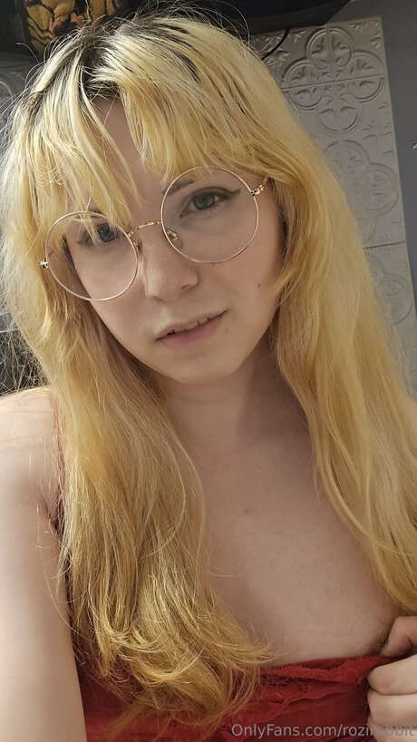 Rozirabbit pornstar hot archive