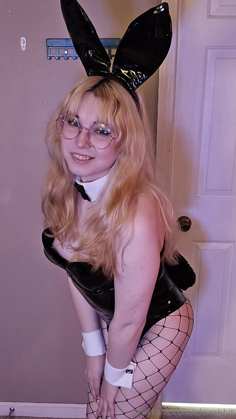 Rozirabbit star sexy photo
