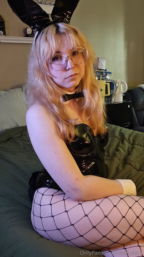 Rozirabbit model porn img
