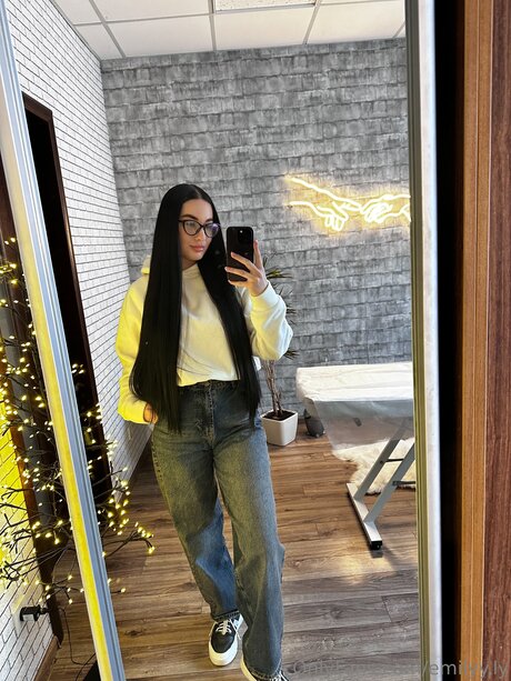 Emilyy Ly model pretty archive