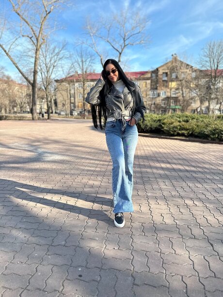 Emilyy Ly naked actress photos