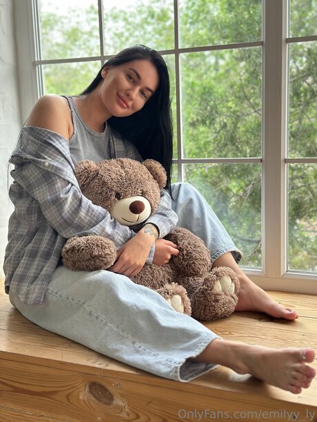 Emilyy Ly beautiful pornstar image