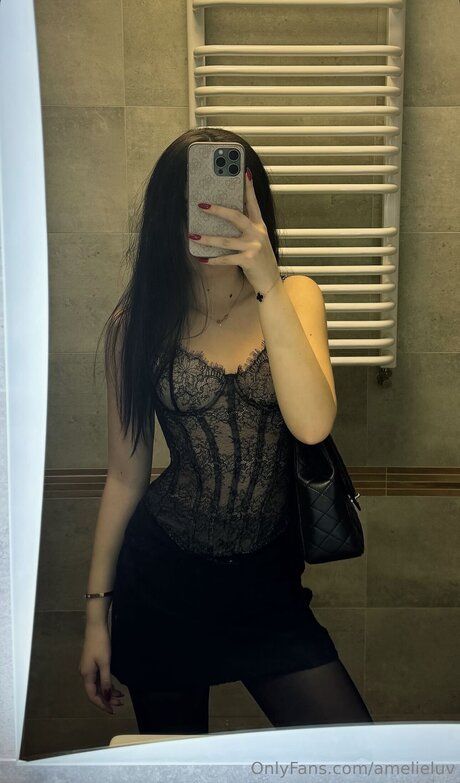 Amelieeluv pornstar images