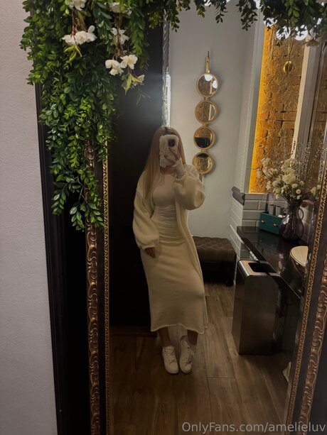 Amelieeluv pornstar art img