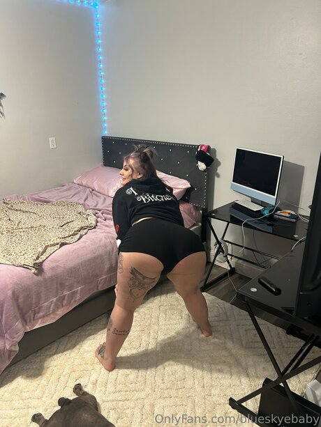 Blueskyebaby erotic model archive