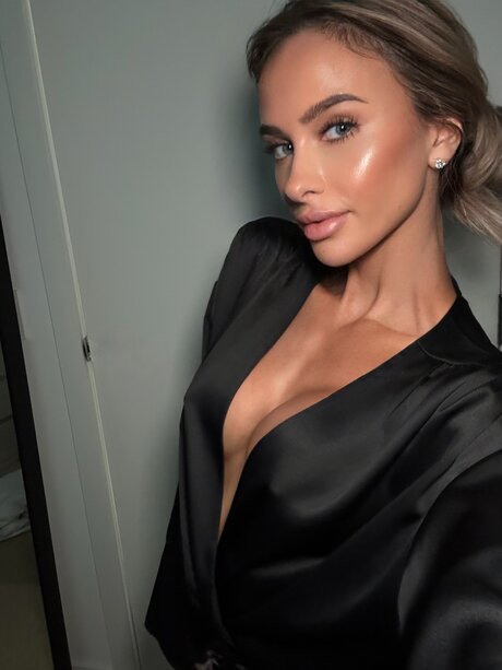 Its Alexxxxxxxxxa model free picture