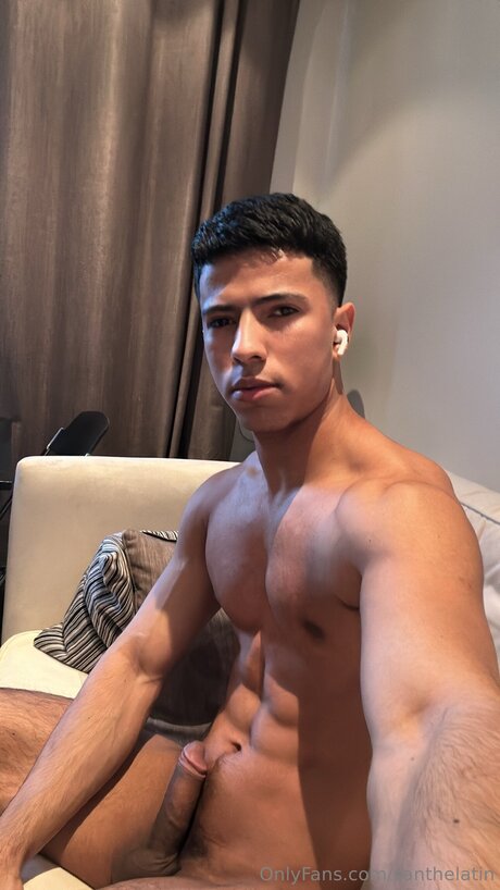 Santhelatin model beautiful picture