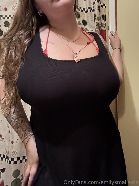 Emilysmallssss free model picture