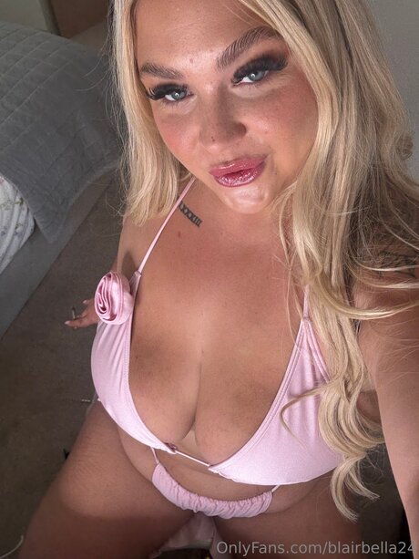 Blairbella24 model exclusive picture