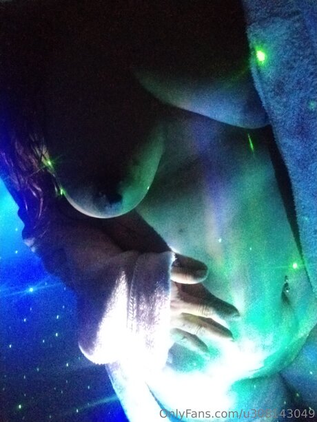 U308143049 model adult pictures