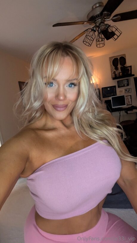 Je33i Vip best actress image