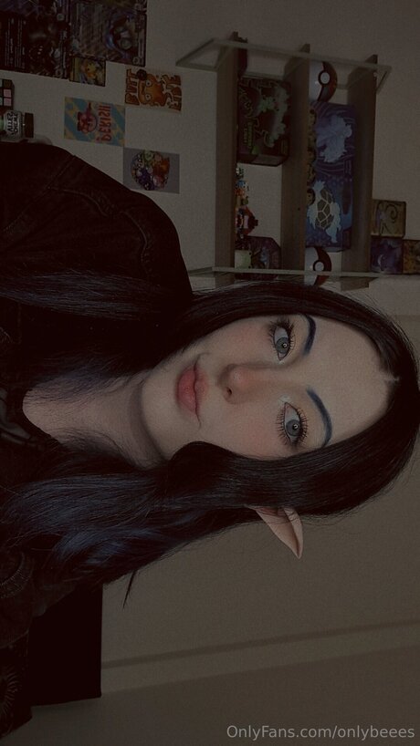 Onlybeees star photo