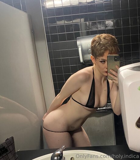 Holy Indica art actress photos