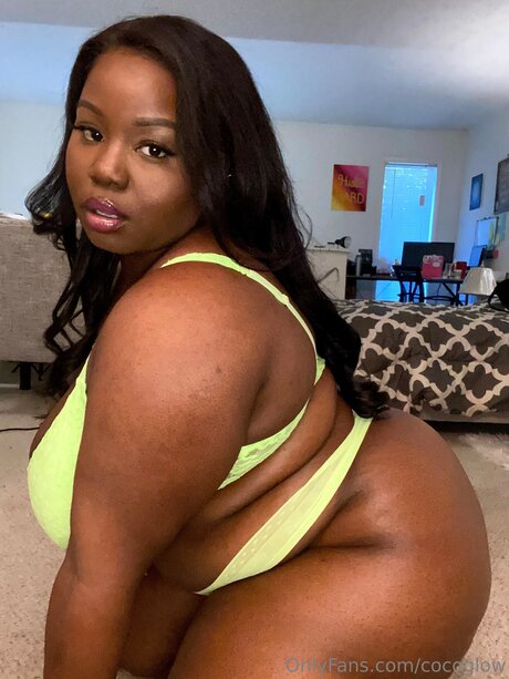 Cocoglow pretty pornstar pictures