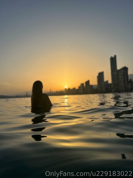 U229183022 pretty actress images