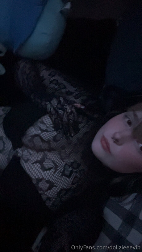 Dollzieeevip star porn photos