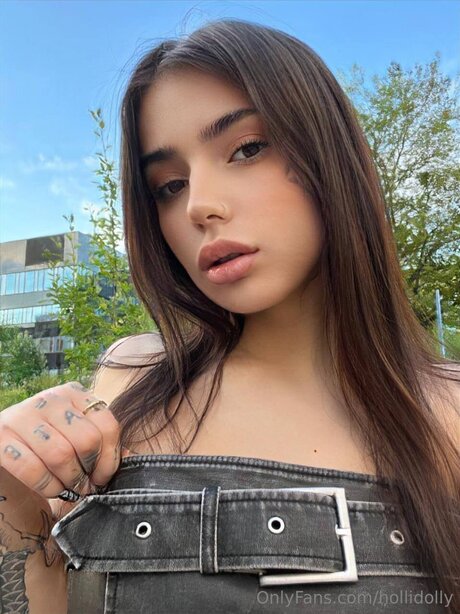 Hollidolly pretty model img