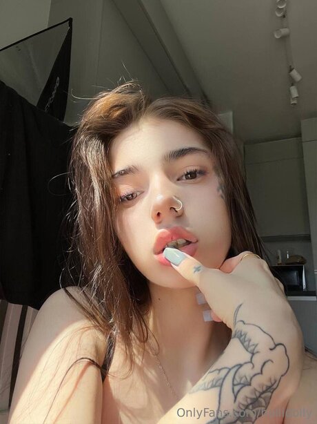 Hollidolly model adult gallery