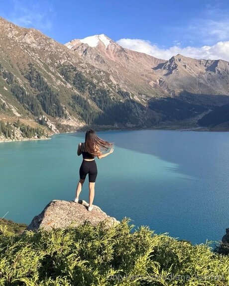 Diana Holmes star sexy picture