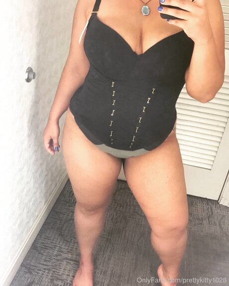 Prettykitty1028 star top img