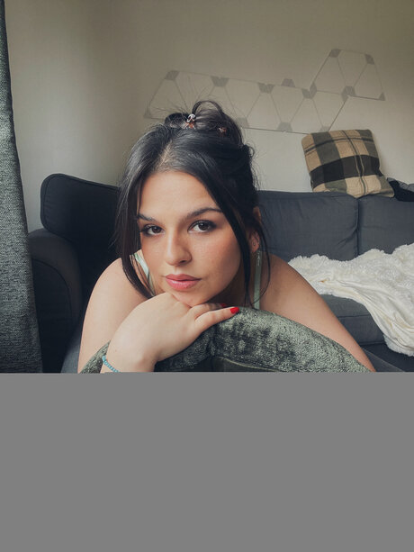 Sassysai Free nude star photo