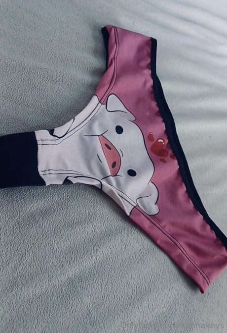 Hannakeys sexy model pic