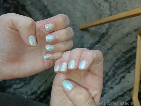 Aristadragon beautiful model pic