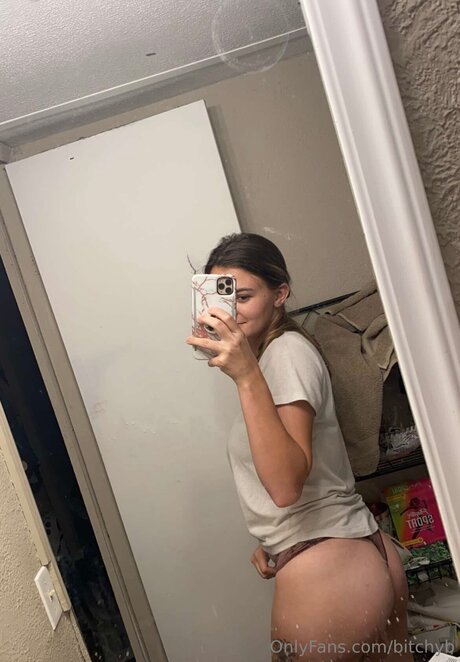 Bitchyb hot model images