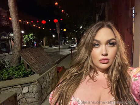 Katjalikesvlogging model adult photos