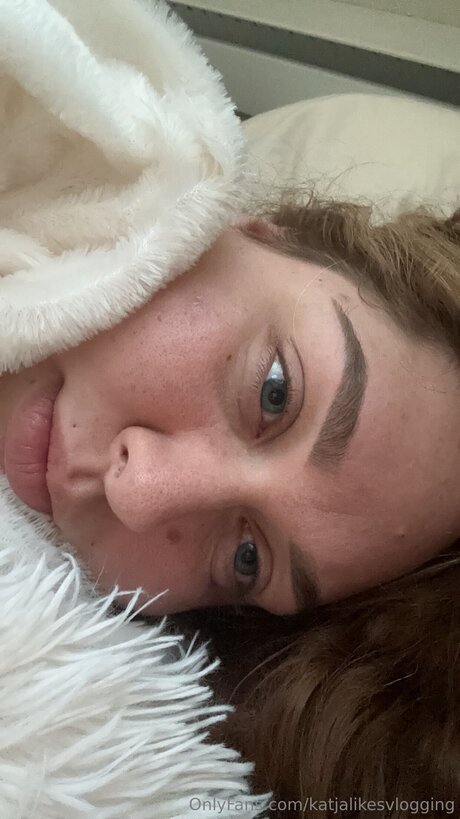 Katjalikesvlogging sex actress photo