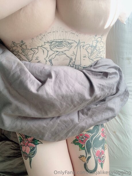 Katjalikesvlogging pornstar nude images