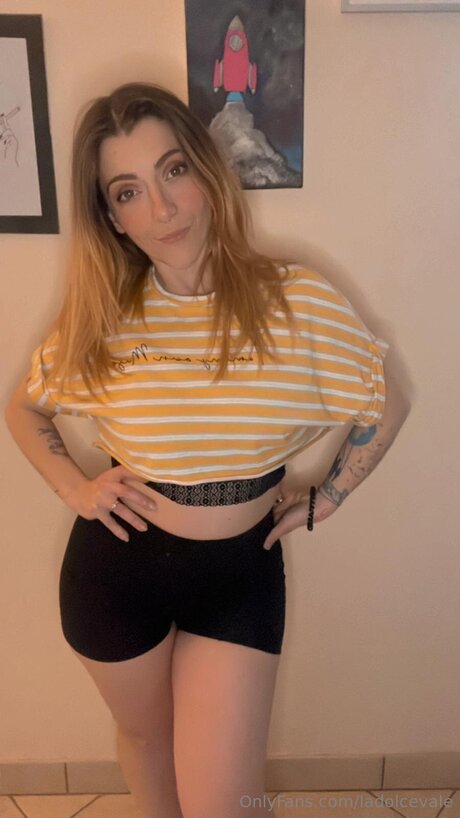 Latuavale exclusive actress archive