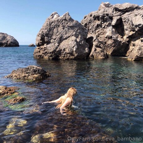 Eva Bambano adult model pictures