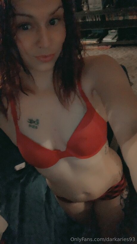 Darkaries93 model porn photo