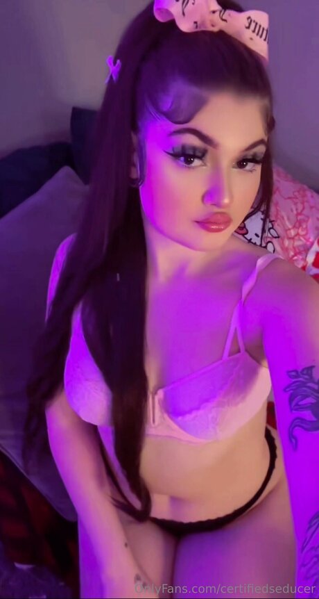 Certifiedseducer model hd picture