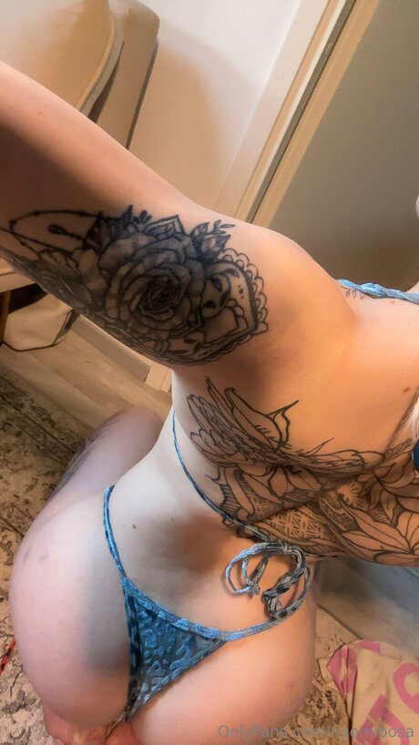 Naomioosa star sexy photo