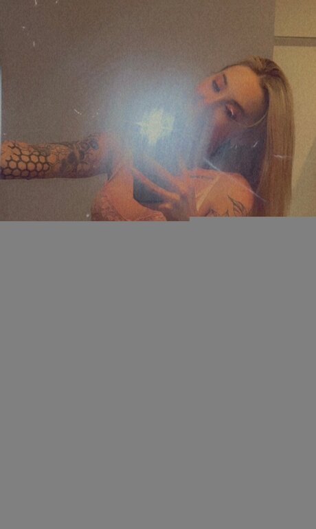 Savannahvonwylde star exclusive pic