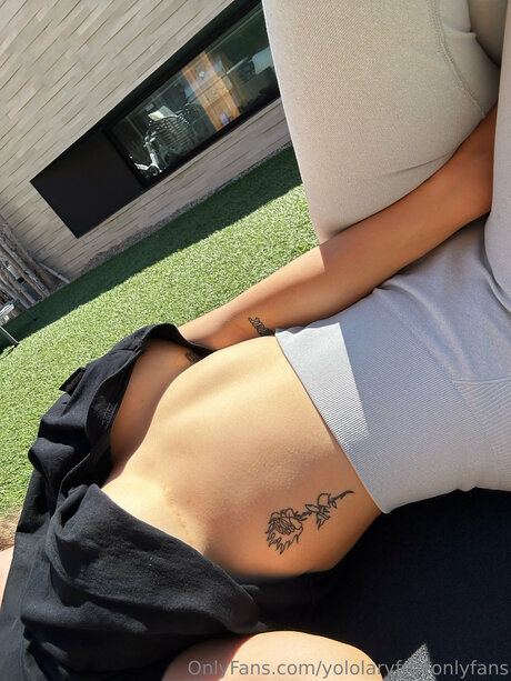 Yololaryfreeonlyfans pornstar erotic photos