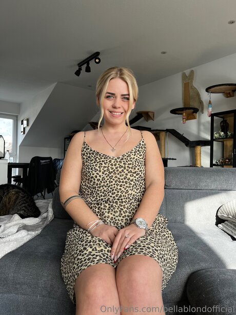 Bellablondofficial pornstar pretty image